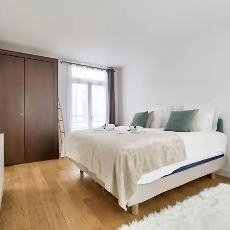 Magnifique Proche Champs-elysees Apartment Paris